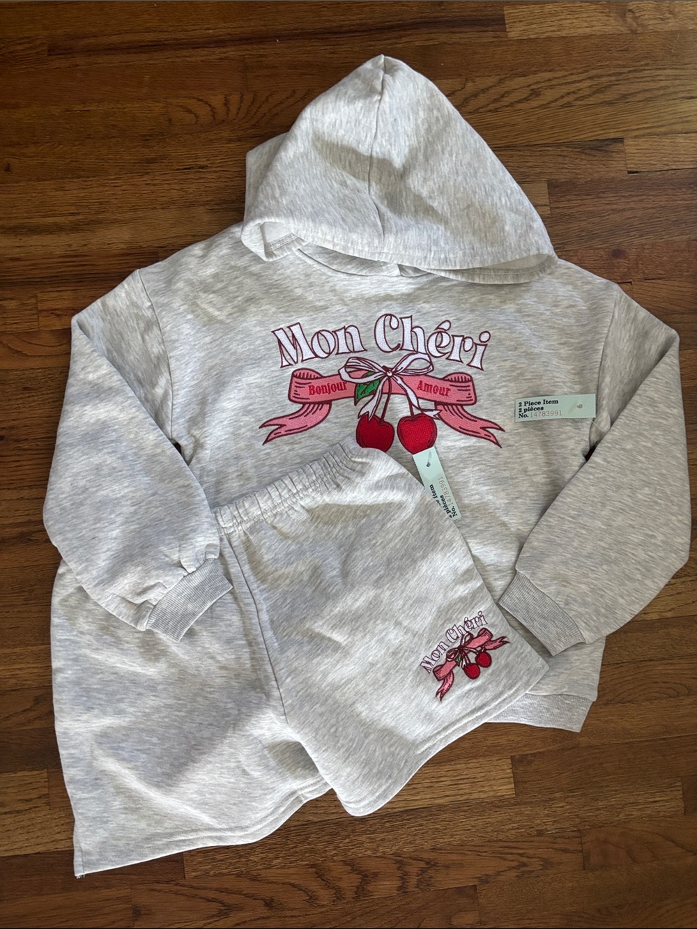 NWT Mumu Coco Mon Chéri matching hoodie and shorts set loungewear